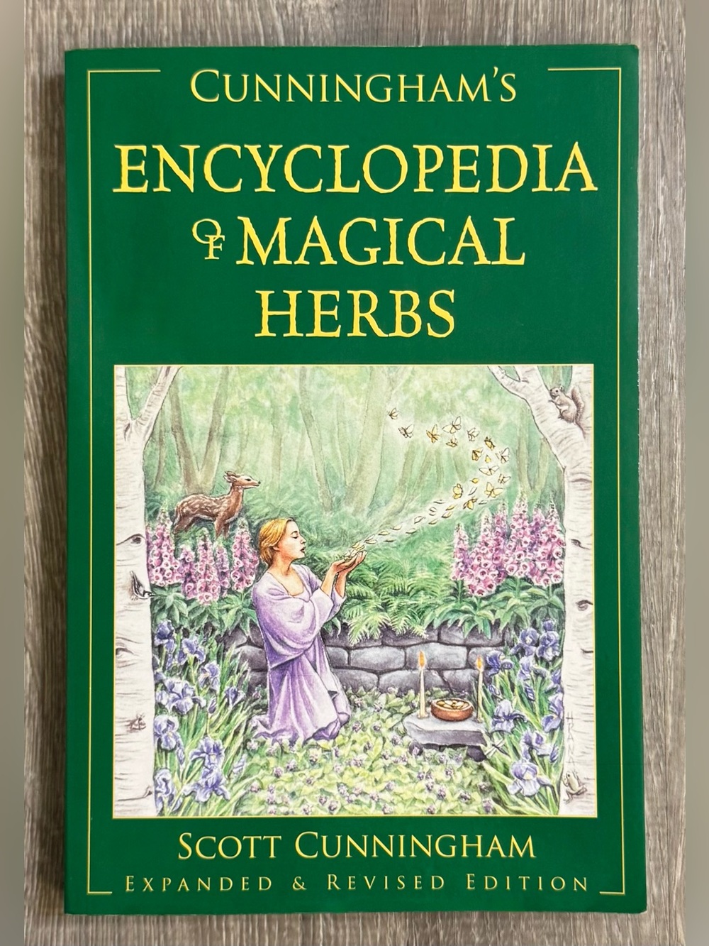 Cunningham's Encyclopedia of Magical Herbs (Llewellyn's Sourcebook Series)